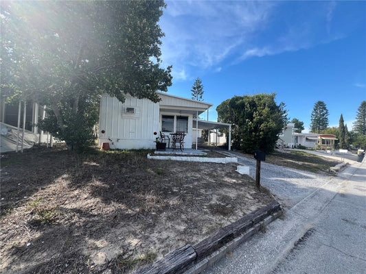 Investment Oportunity in Tarpon Springs, FL | 2 bd | 1 ba | 700 Sqft